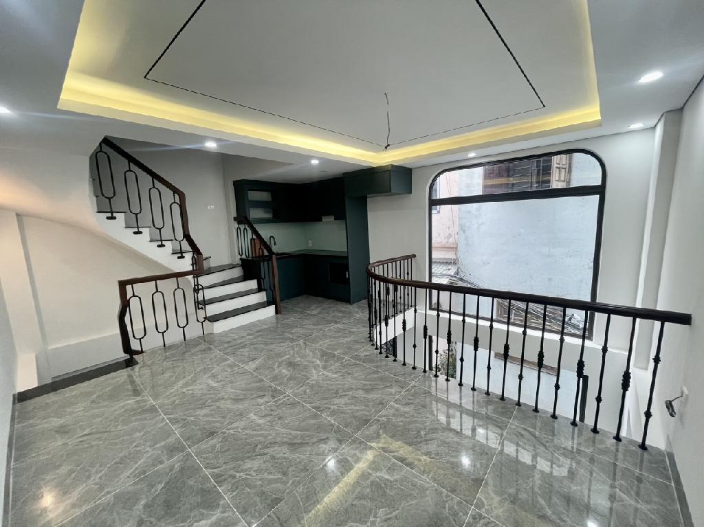 BÁN NHÀ THẠCH BÀN ĐẸP, MỚI TINH, HIỆN ĐẠI, 6 TẦNG, 5.5 TỶ