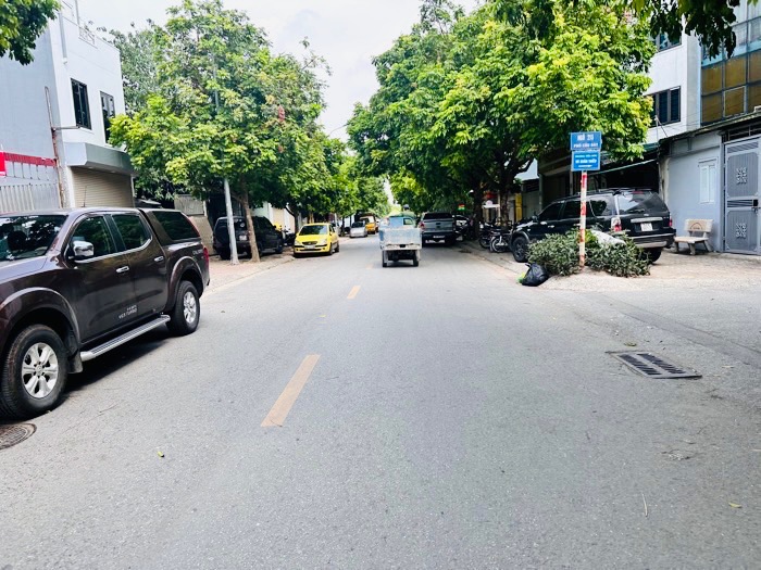 bán nhà Sài Đồng - Long Biên - dân xây chắc chắc - diện tích 55m x 4 tầng - ô tô chạy vòng quanh - nhiều tiện ích -