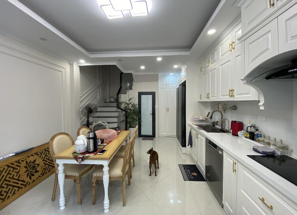 Bán nhà phố Đàm Quang Trung Long Biên, mới, đẹp, 6 tầng, 5.15 tỷ.