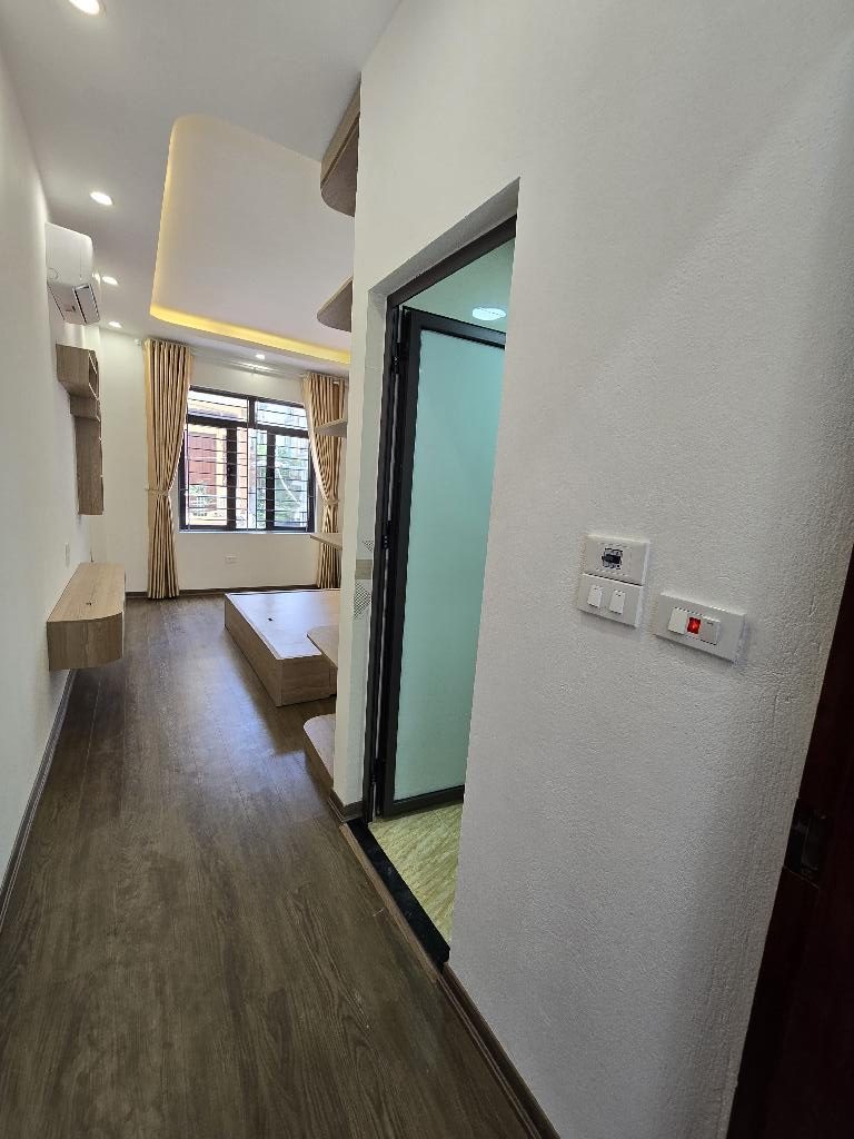 Bán nhà Nguyễn Văn Lộc 32m2 5 tầng, thông sàn, ngõ nông, dân xây 6.35 tỷ