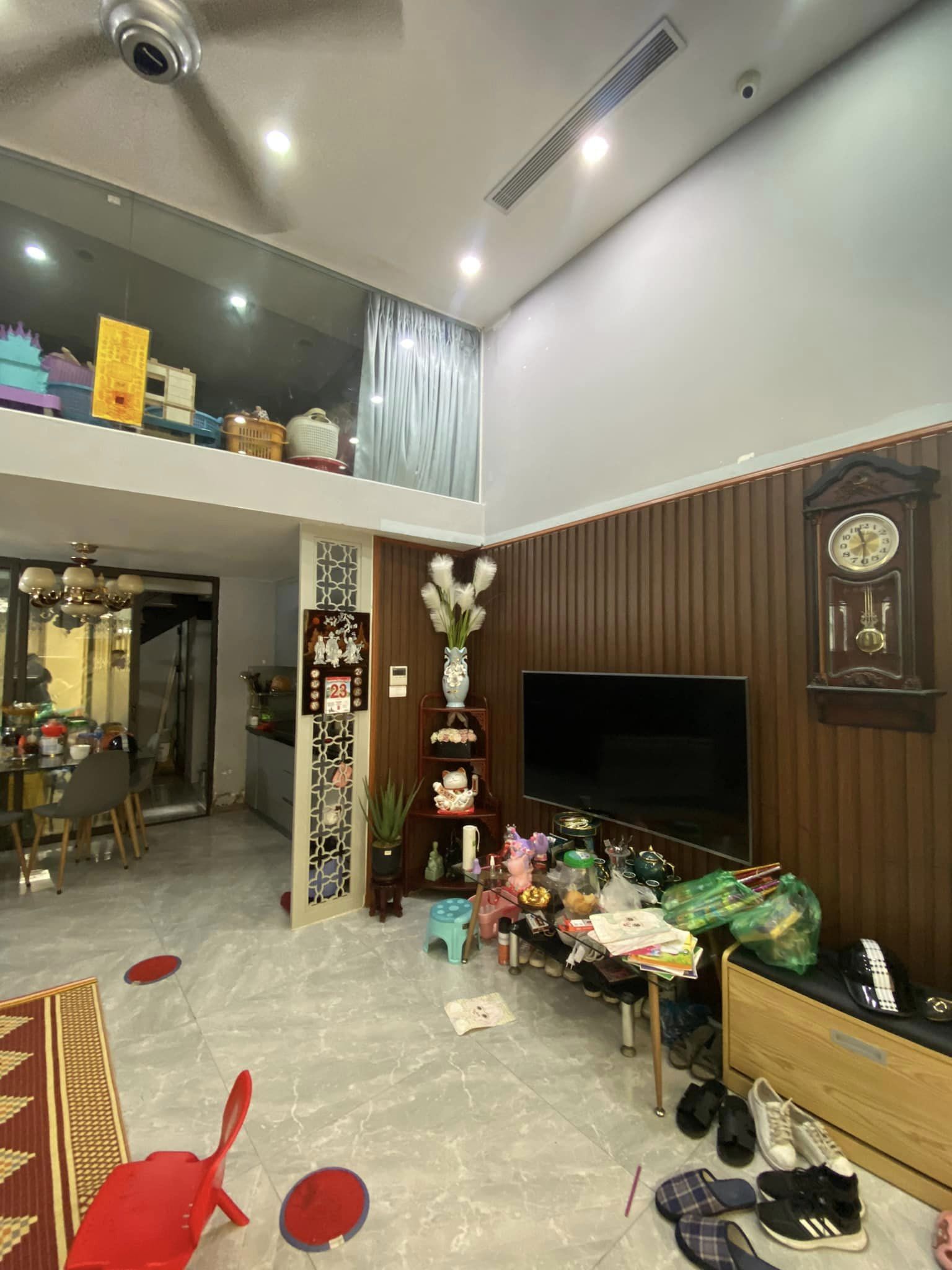 79m2