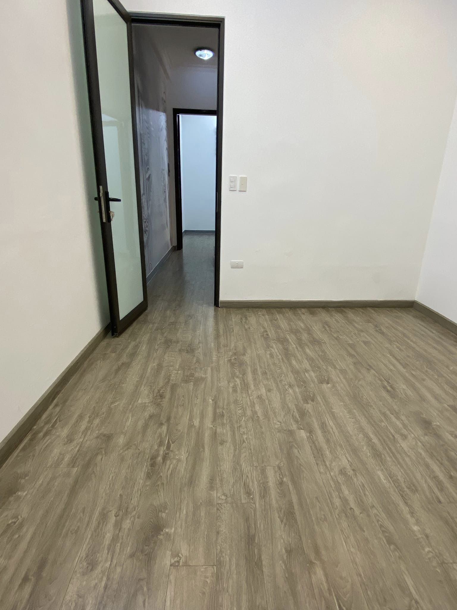 Mới koong, Một ngoặt, Tặng nội thất, PHỐ Tôn Thất Tùng