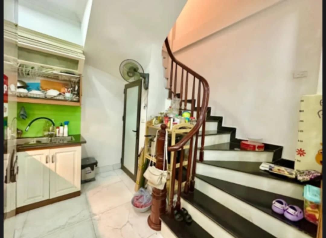 Nhà Lô Góc, Trung Tâm Quận Hai Bà Trưng, 5 Tầng Full Nội Thất, MT Nét 4m, Nhỉnh 5 Tỷ