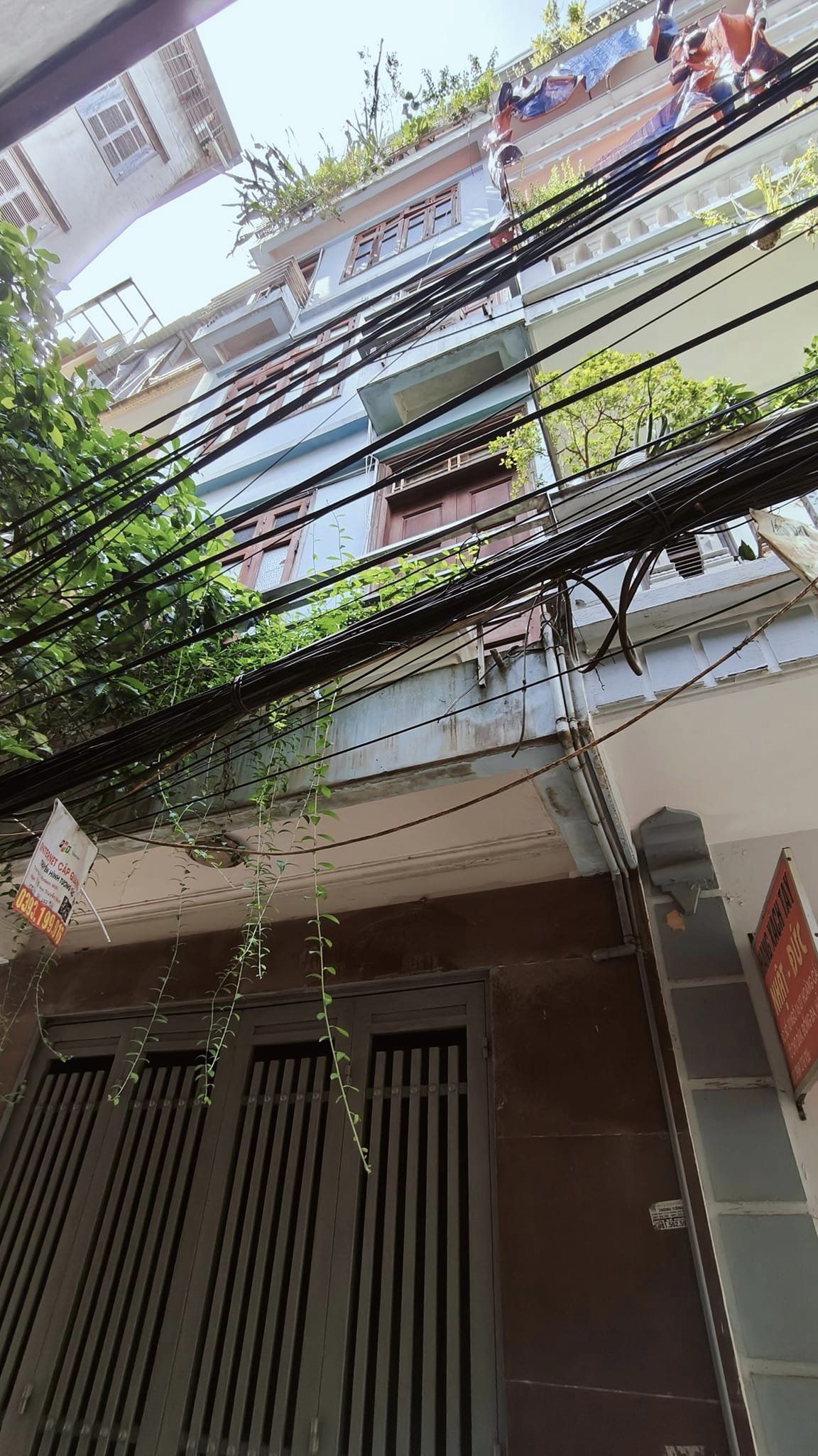 Bán Nhà Hoàng Cầu Đống Đa 40m x 5 Tầng Mt 3.8M Gần Ô TÔ Giá 7.9 Tỷ.