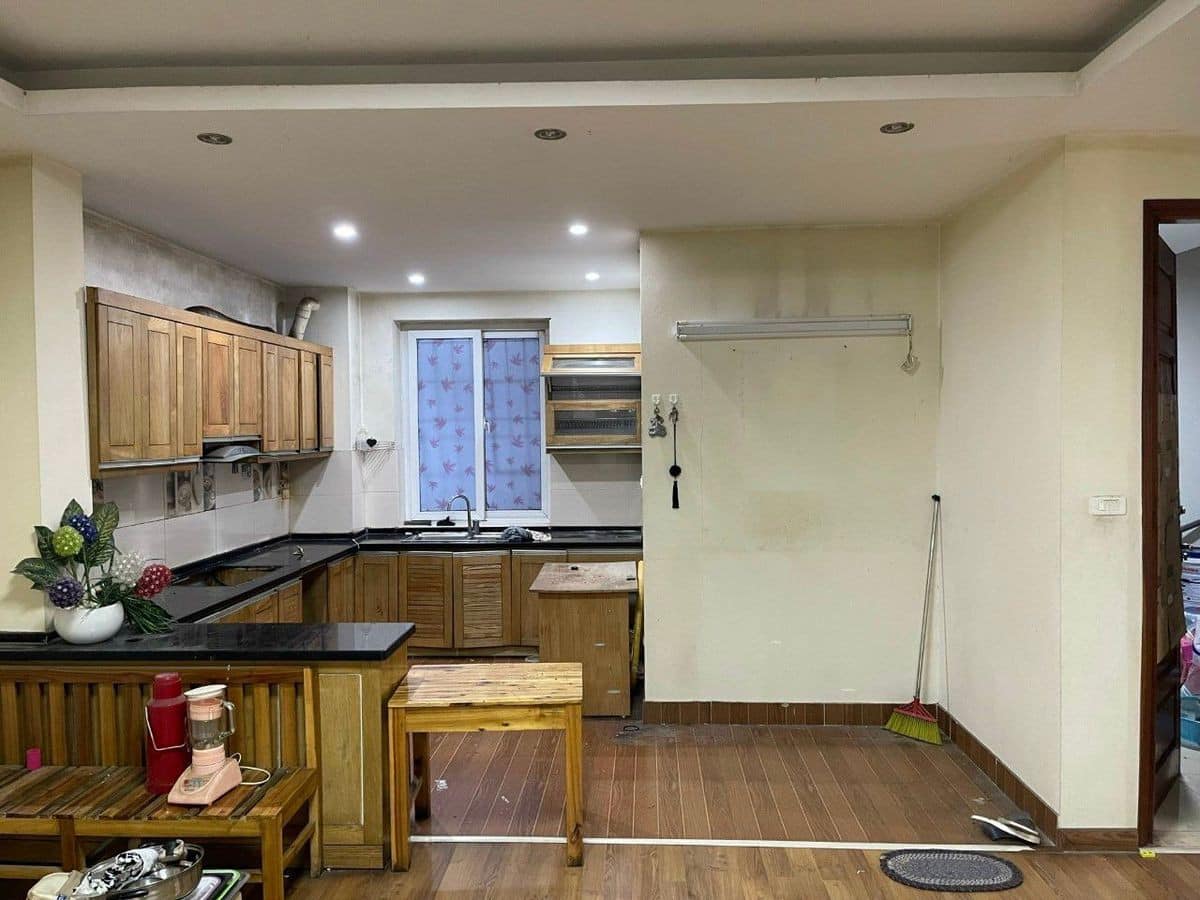 Bán tòa văn phòng mặt phố Vương Thừa Vũ, 120m2, 5 tầng 1 hầm, mặt tiền 9m, 48.8 tỷ, 1.5 tỷ/ năm