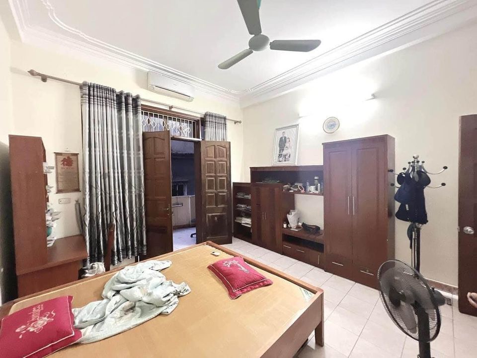 Bán nhà 5 tầng phố Hoàng Quốc Việt ô tô kinh doanh giá 12 tỷ