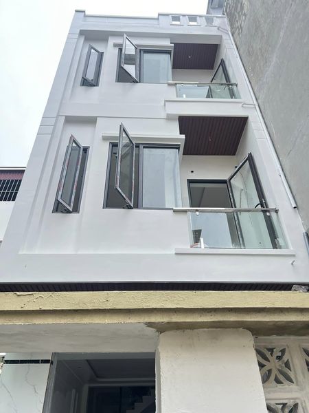 Bán nhà độc lập dân xây sân cổng riêng mặt ngõ Trung Hành, 65m 4 tầng GIÁ 3.85 tỉ