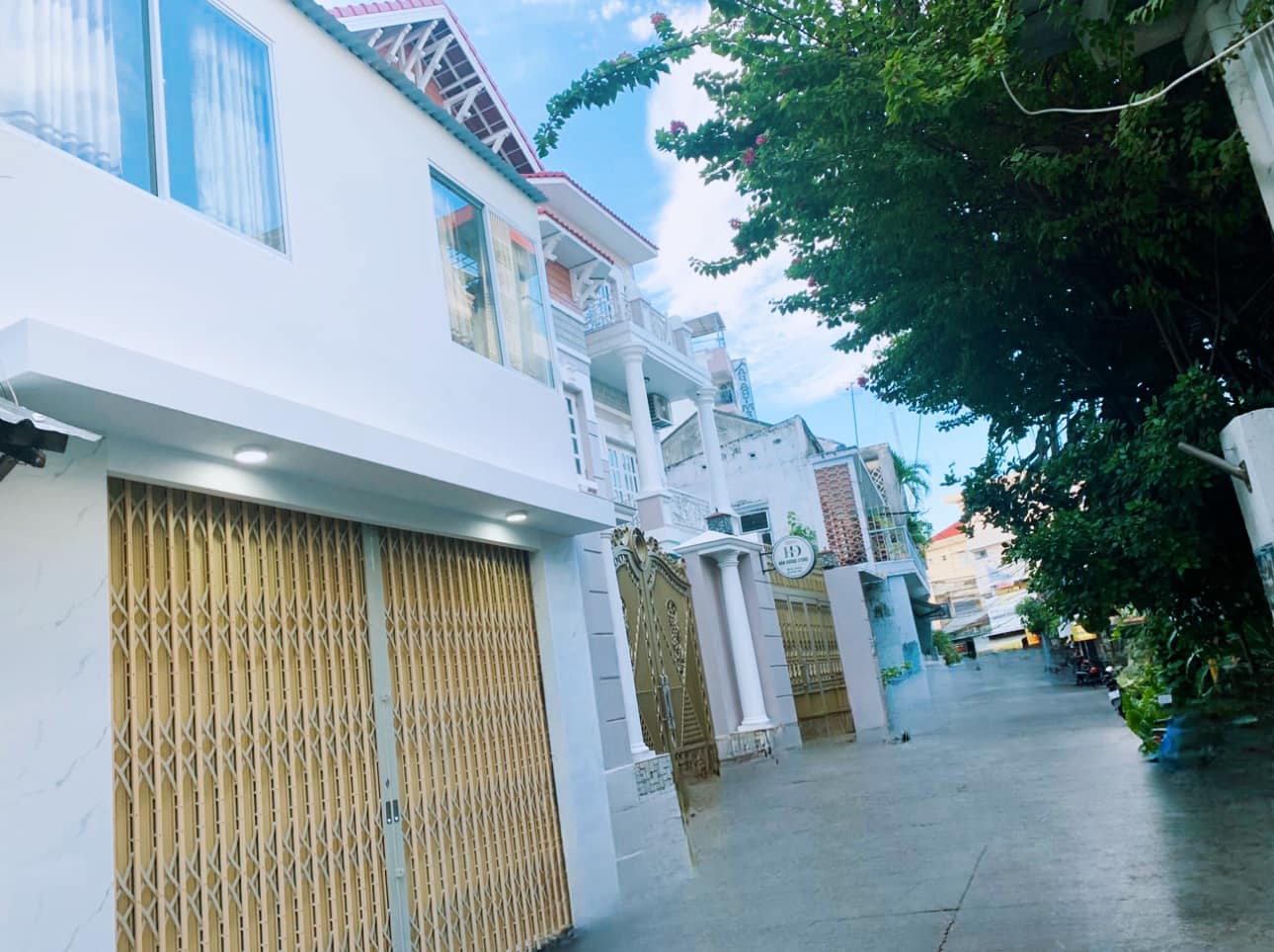 BÁN NHÀ ĐẸP 2 TẦNG TTTP MẶT TIỀN NÚI 1 PHƯỚC TIẾN NHA TRANG