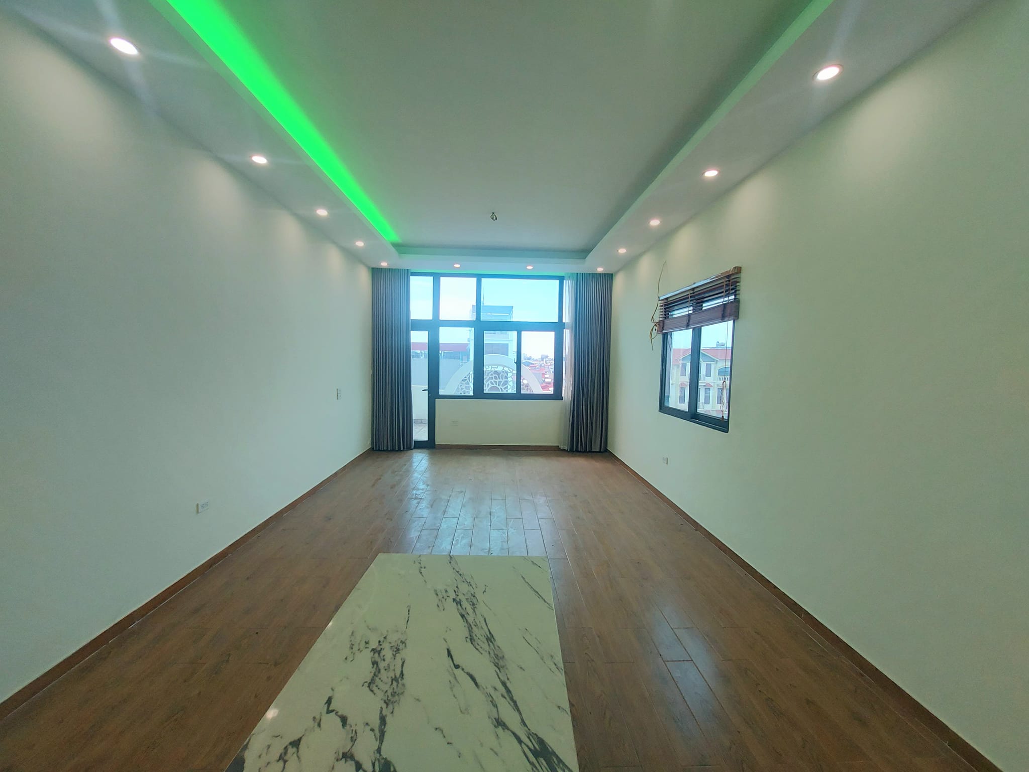 BÁN NHÀ MẶT PHỐ CHU HUY MÂN-57M 13TỶ-6T THANG MÁY-VỈA HÈ 3M-KINH DOANH ĐỈNH