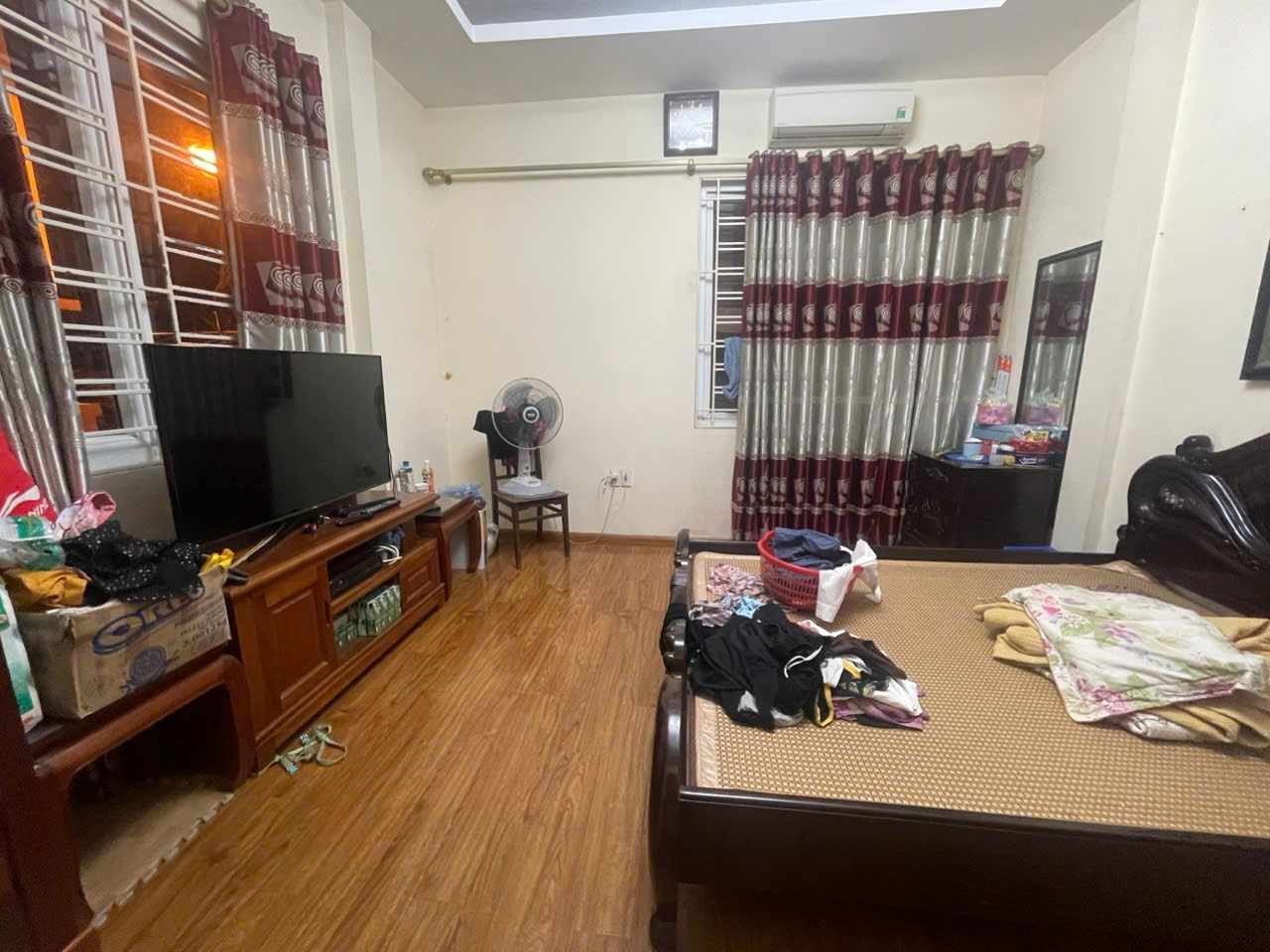 Nhà mặt ngõ thông Thái Thịnh, 22/26m x 4T, Ô tô cách 20m, Lô góc, 4.5 tỷ