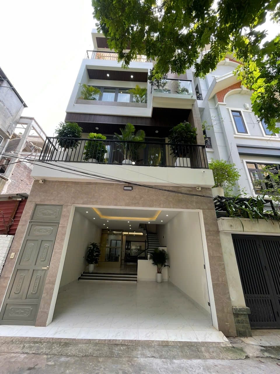 Ngọc Thụy 80M 4T 5MT GIÁ 16.9 tỷ Long Biên NHÀ ĐẸP Ở SƯỚNG - Ô TÔ TRÁNH - THANG MÁY - NỘI THẤT ĐẸP FULL 90%