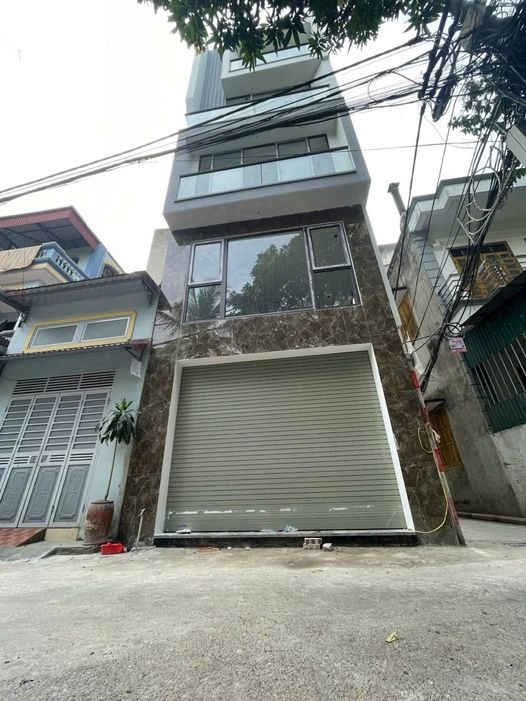 Bán căn phố Kim quan Thượng, Việt Hưng Long Biên, Hà Nội 35m2, 6 tầng, 4.5 m mặt tiền, giá 8 tỷ thương lượng.
