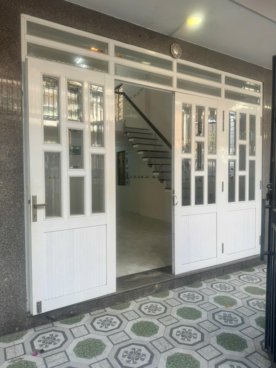 Cần bán nhà 2 tầng hẻm phường Ngọc Hiệp TTTP Nha Trang. - Vị trí gần chợ phương Sài, Cách ga Nha Trang chỉ 400m