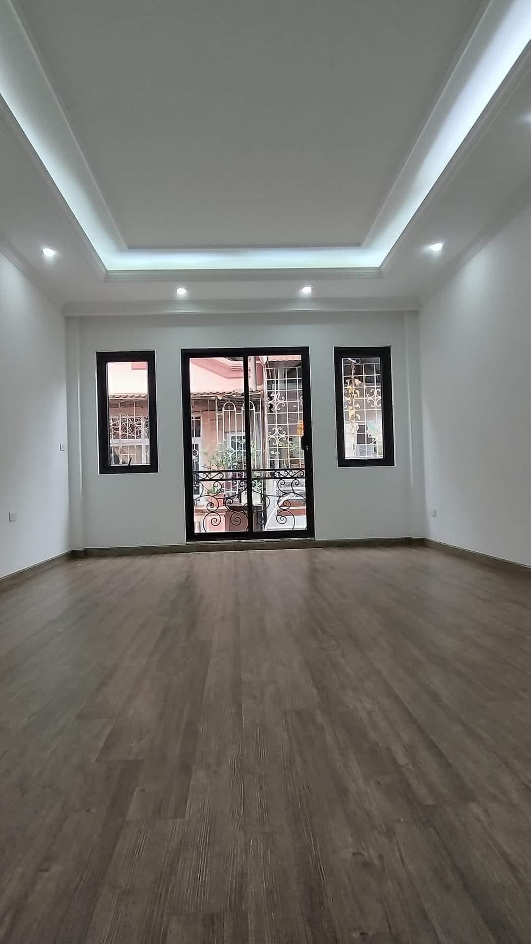 (THANG MÁY) Bán nhà phân lô đường 800A 48mx8T 6PN MT 4.3m thông sàn oto KD mới tinh hơn 14 ty