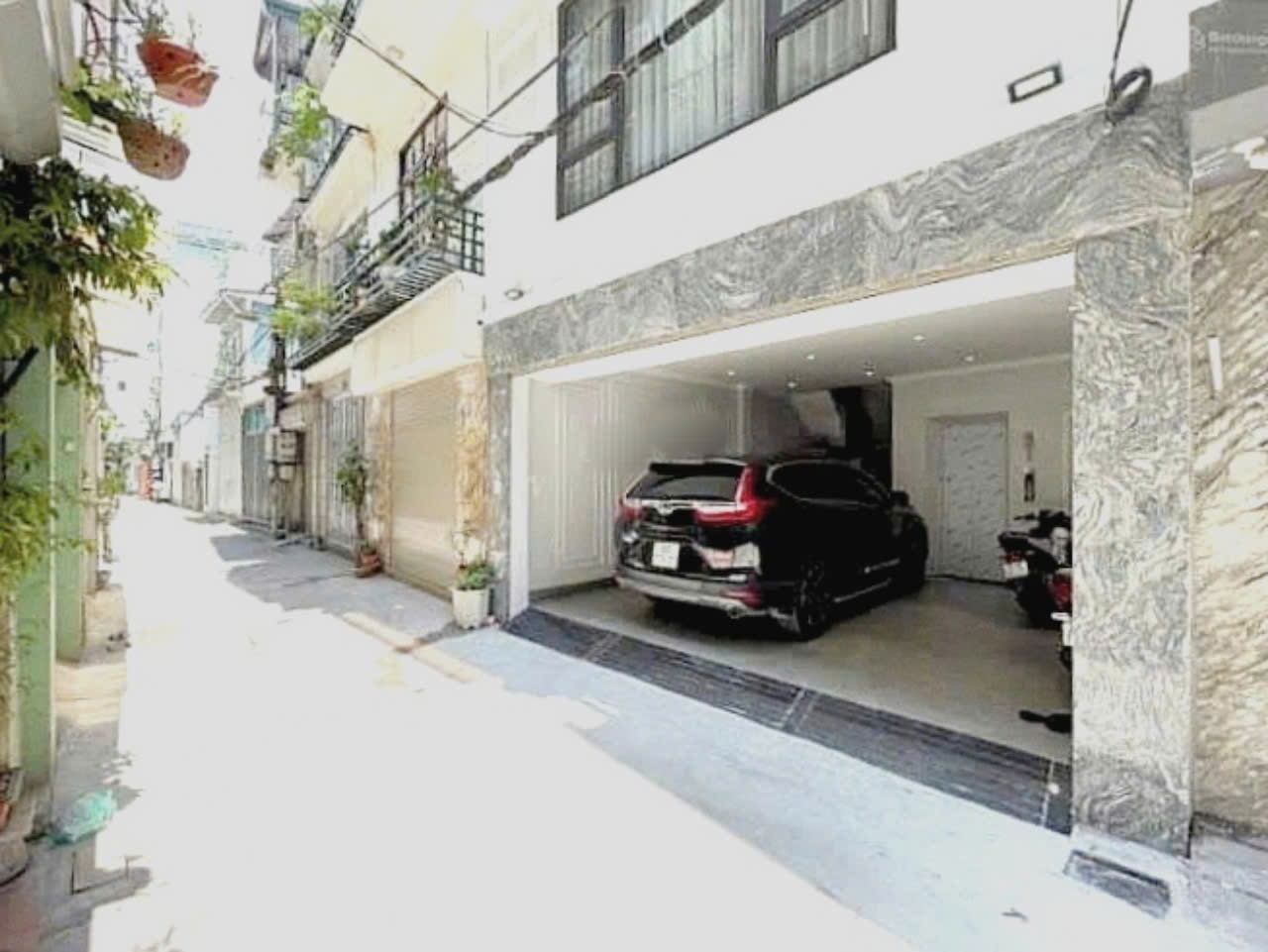 CHÍNH CHỦ BÁN NHÀ BỒ ĐỀ 40M2, 7 TẦNG THANG MÁY, NỞ HẬU, 2 Ô TÔ VÀO NHÀ, TẶNG NỘI THẤT