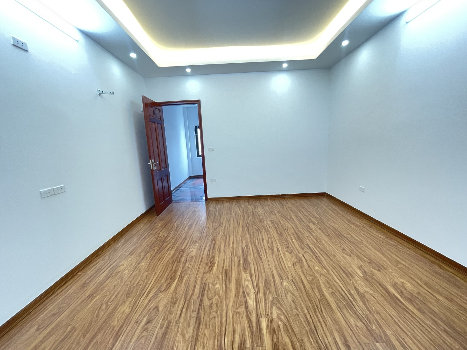 Lô góc, Mới tinh, SH quay đầu PHỐ Phạm Ngọc Thạch-0989311985