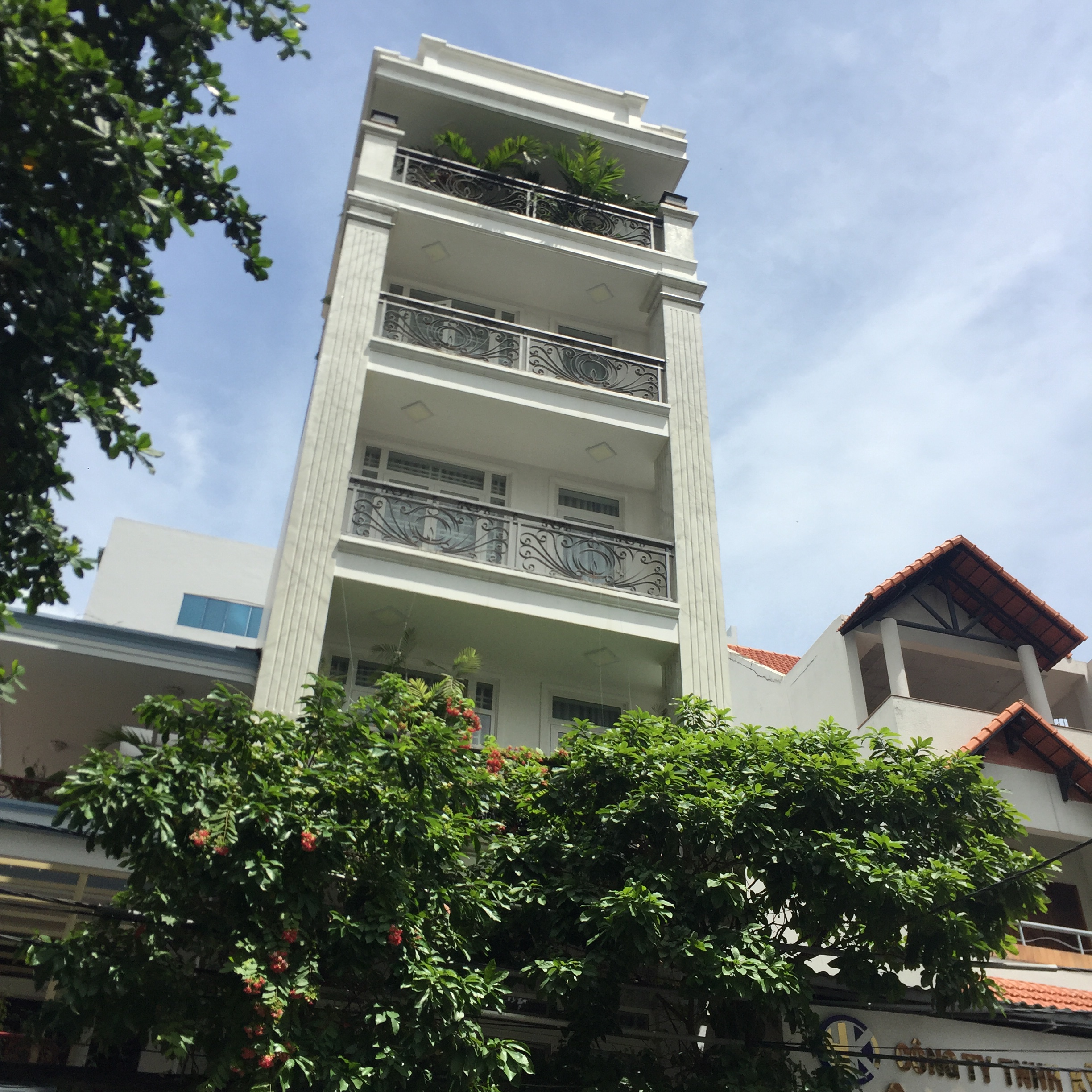 Bán Nhà MẶT TIỀN KD đường Trương Công Định,Q.Tân Bình,DT:4mx18m,KC: 4 lầu,,Giá:12,5 tỷ.