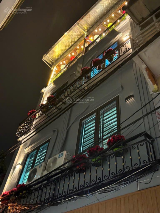 Hiếm! Nhà Mai Động 40m oto đỗ cửa - mặt phố kinh doanh cafe cực chill - để xe rộng rãi - nhỉnh 7 tỷ (TL)