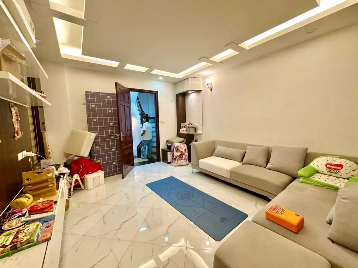 LÔ GÓC QUỲNH MAI - HAI BÀ TRƯNG, 30M RA Ô TÔ TRÁNH, 40M x 5T CHỈ 6 TỶ