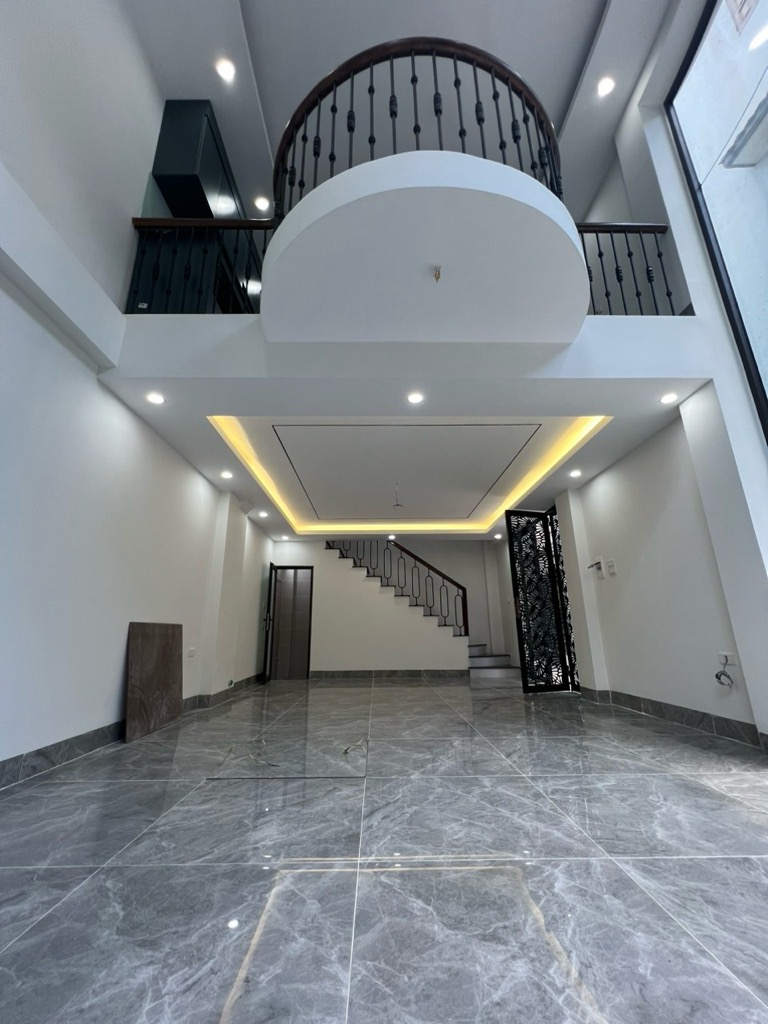 BÁN NHÀ PHỐ THẠCH BÀN LONG BIÊN MỚI TINH, LÔ GÓC, THOÁNG SÁNG, 6 TẦNG, 41 M2