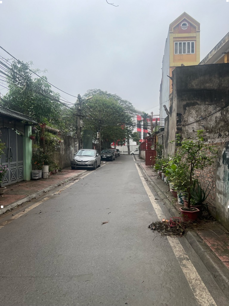 Bán nhà Đức Giang, Long Biên, 33m2 x 5 tầng, lô góc, ô tô vào nhà, mới toanh, kinh doanh