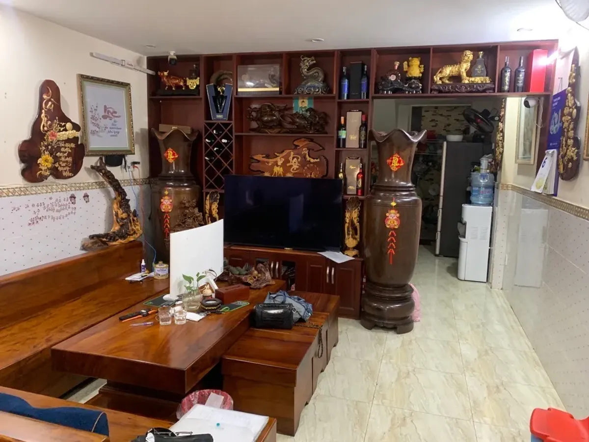 HẺM XE HƠI 5 TẦNG - GẦN MẶT TIỀN - ĐI ĐÂU CŨNG TIỆN GIÁ NHỈN 6 TỶ X ( X TIỂU HỌC)