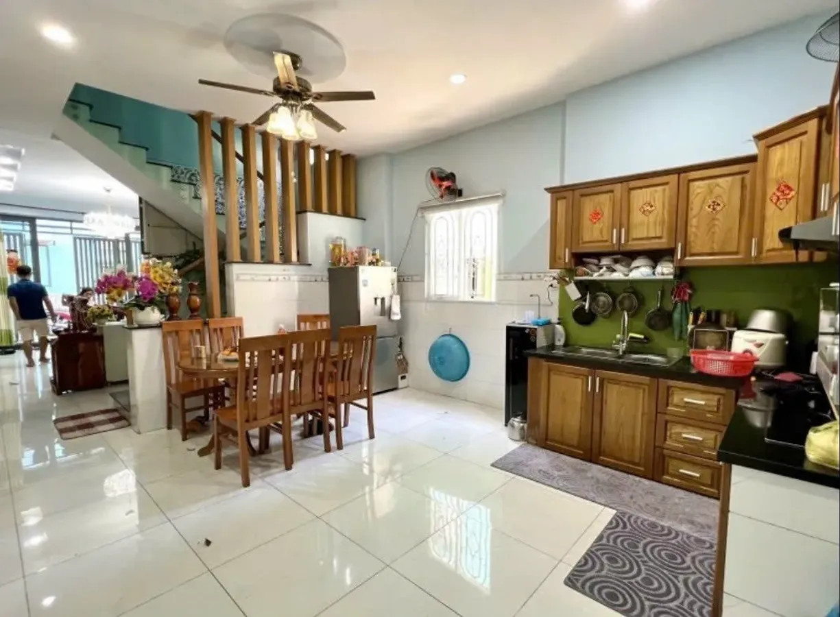 NHÀ DIỆN TÍCH LỚN - 68M2, (4,5Mx15M) - HẺM XE HƠI, GẦN ĐƯỜNG LỚN