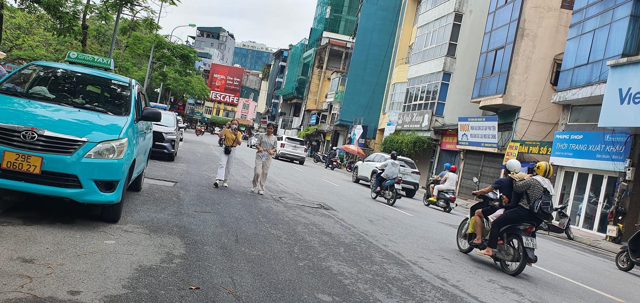 BÁN NHÀ MẶT PHỐ NGỌC HÀ - BA ĐÌNH - ĐỐI DIỆN BẢO TÀNG - 6 TẦNG THÔNG SÀN - MẶT TIỀN KHỦNG - SIÊU HIẾM