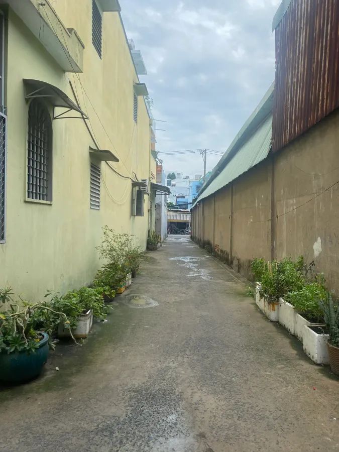 BÁN NHÀ CÁCH MẶT TIỀN 20M RA LŨY BÁN BÍCH GIÁ NHỈN 5 TỶ