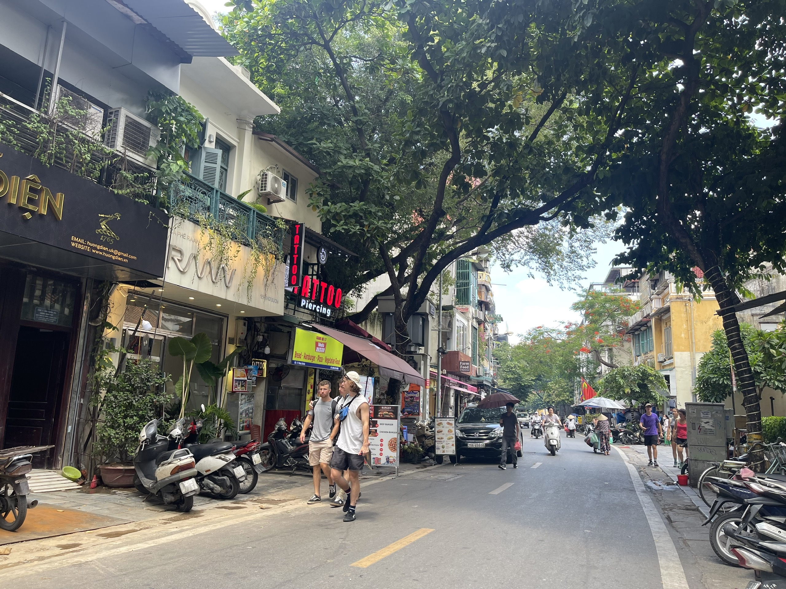 Bán nhà KINH DOANH mặt phố HÀNG BUỒM - Hoàn Kiếm, 30m2 x 4 tầng, mặt tiền rộng, 13.8 tỷ