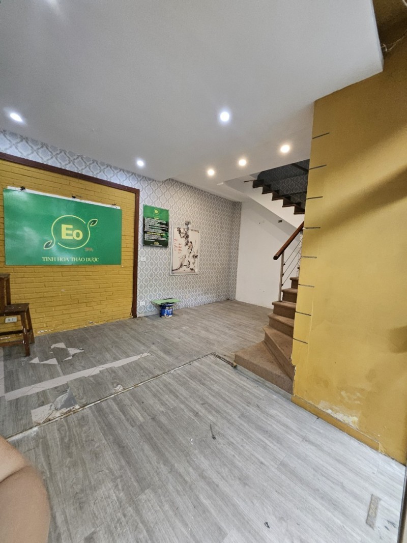 ĐƯỜNG LÁNG - KINH DOANH- Ô TÔ DỪNG ĐỖ - LÔ GÓC- HAI THOÁNG - NHỈNH 6 TỶ