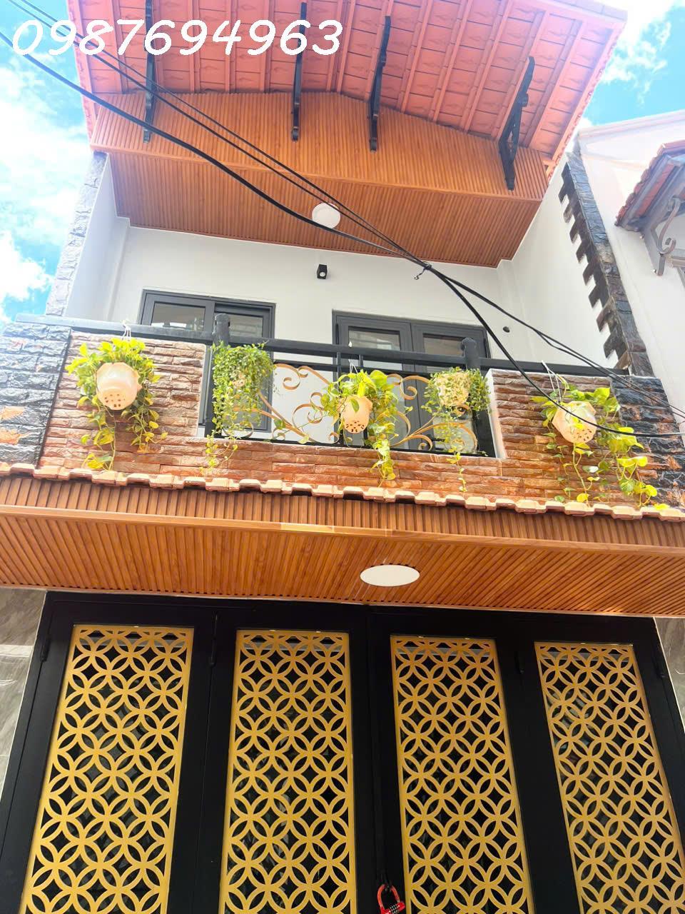 QUẬN 8, PHẠM THẾ HIỂN PHƯỜNG 3 - HẺM THÔNG TỨ TUNG - OTO ĐẬU CỬA - NHÀ MỚI TINH VÀO Ở NGAY - CHỈ NHỈNH 3 TỶ TL