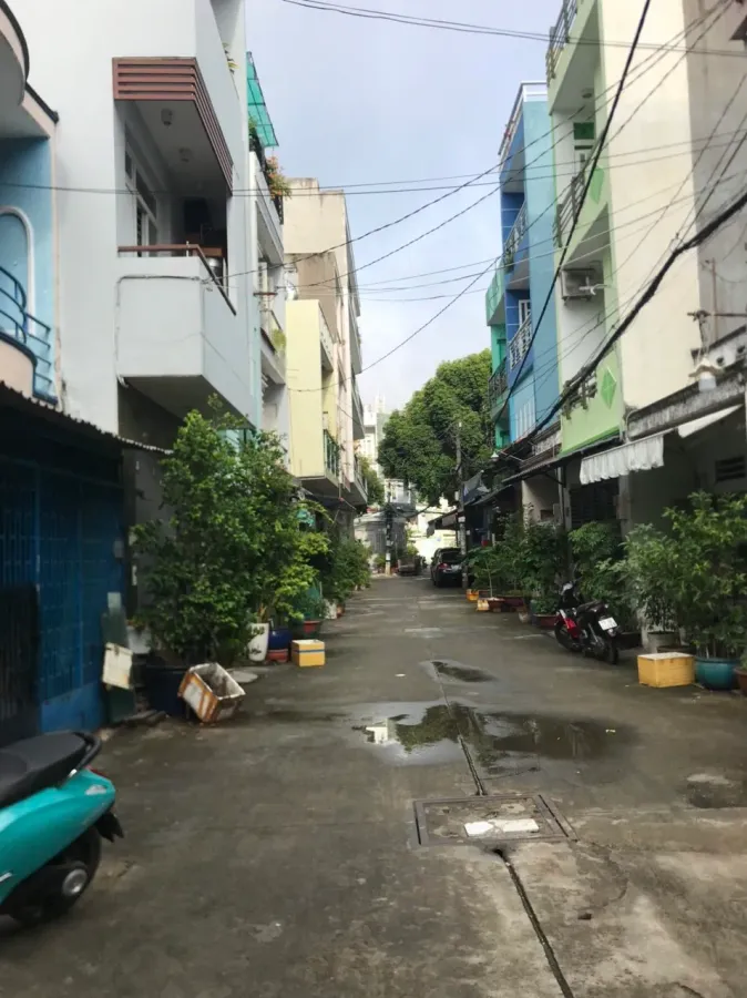 Hẻm xe Tải - Kế Aeon Mall - Dương Văn Dương GIÁ NHỈN 5.X TỶ ( X TIỂU HỌC)