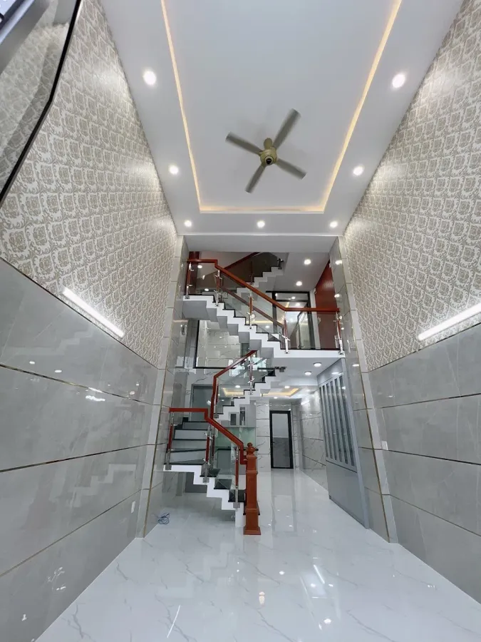 NHÀ MỚI ĐẸP SÁT NGUYỄN SƠNTÂN PHÚ CẦN BÁN GẤP