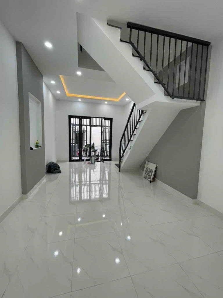 NHÀ MT GÒ CẨM ĐỆM, 3.5X10m, 3 PHÒNG NGỦ, CHỈ 10 TRIỆU