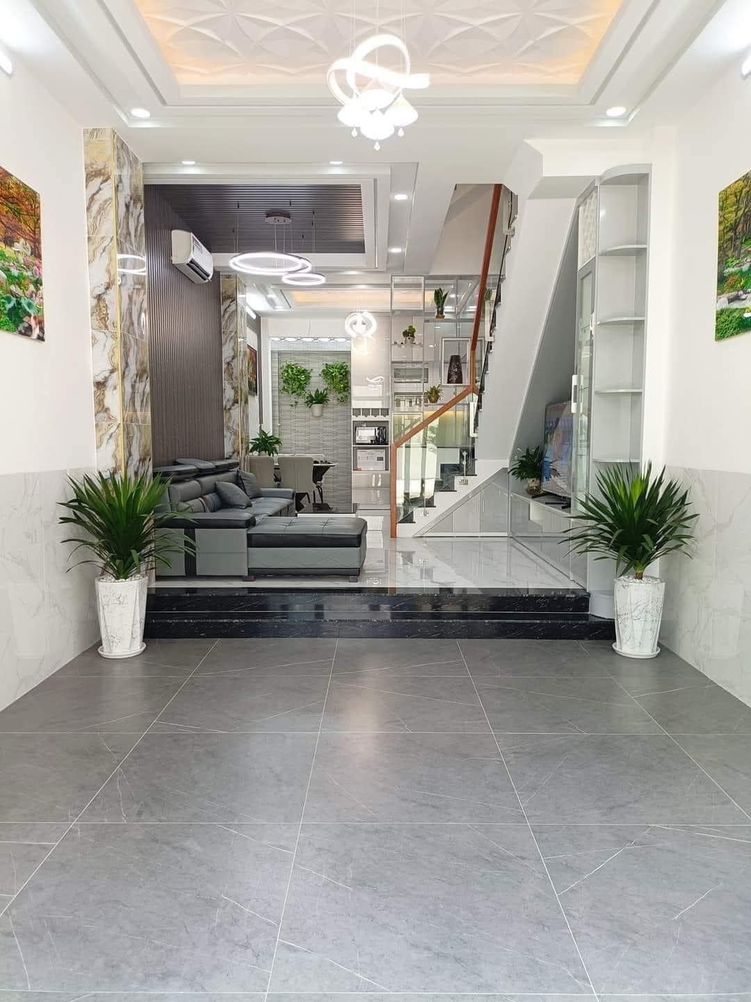 -Siêu phẩm Kim Giang, Thanh Trì, 40M, 6T, 20M ra ôtô đỗ, nhà ngõ rộng thoáng mát nội thất tiền tỷ giá chỉ có 5.5 tỷ.