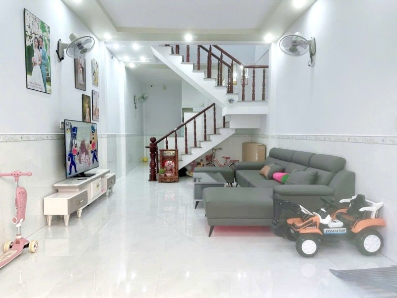 Bán GẤP nhà Phan Văn Hân P17, Bình Thạnh, 2 tầng BTCT, ở ngay, 50m2, chỉ 5 tỷ TL