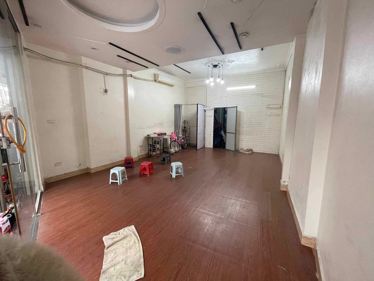 Tam Khương-Đống Đa-Bán nhà 1 mặt Phố 1 ngõ ô tô-tuyệt đẹp-5 tầng kinh doanh chỉ 24,8 tỷ.