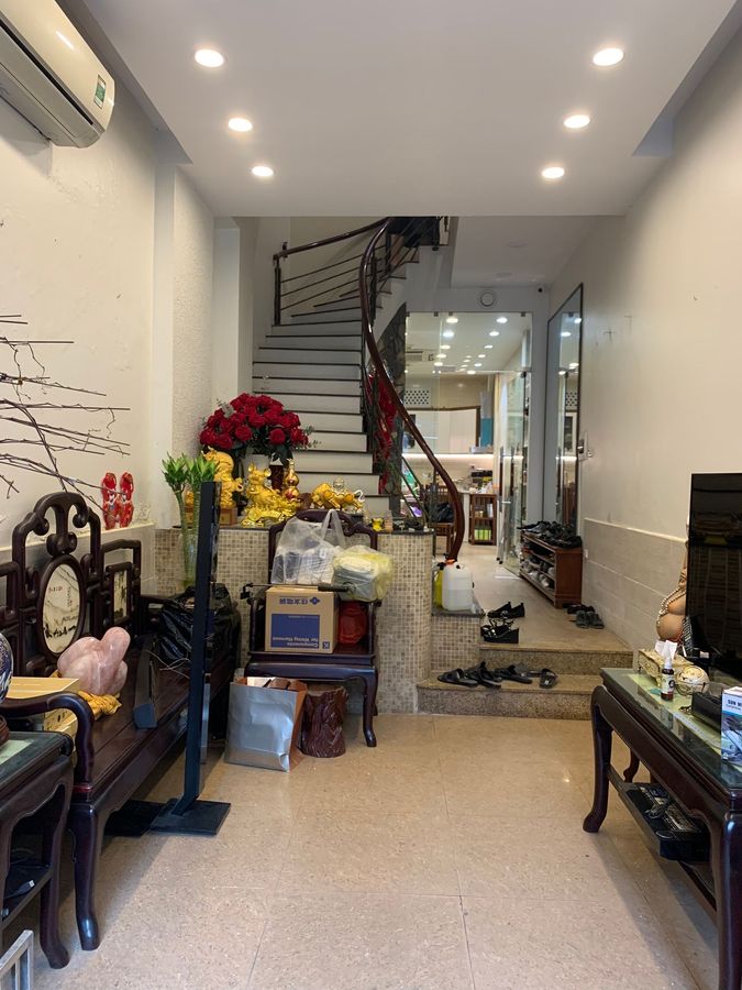 Mặt Phố Trung Liệt-Đống Đa-kinh doanh đẳng cấp sổ vuông đẹp-Bán nhà 5 tầng 55m2 giá 17,8 tỷ.