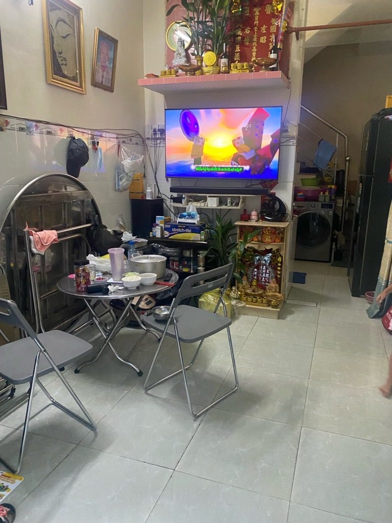 BÌNH TÂN - ĐƯỜNG SỐ 5 - HẺM XE HƠI - 3 TẦNG ĐÚC KIÊN CỐ - 21M2 - SỔ VUÔNG - GIÁ 2.6 TỶ