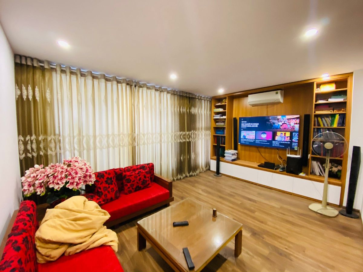 Bán nhà quận Cầu Giấy, ngõ 5 Hoàng Quốc Việt, 30m, 6 tầng đẹp, hiện đại, ngõ rộng, thoáng sáng.