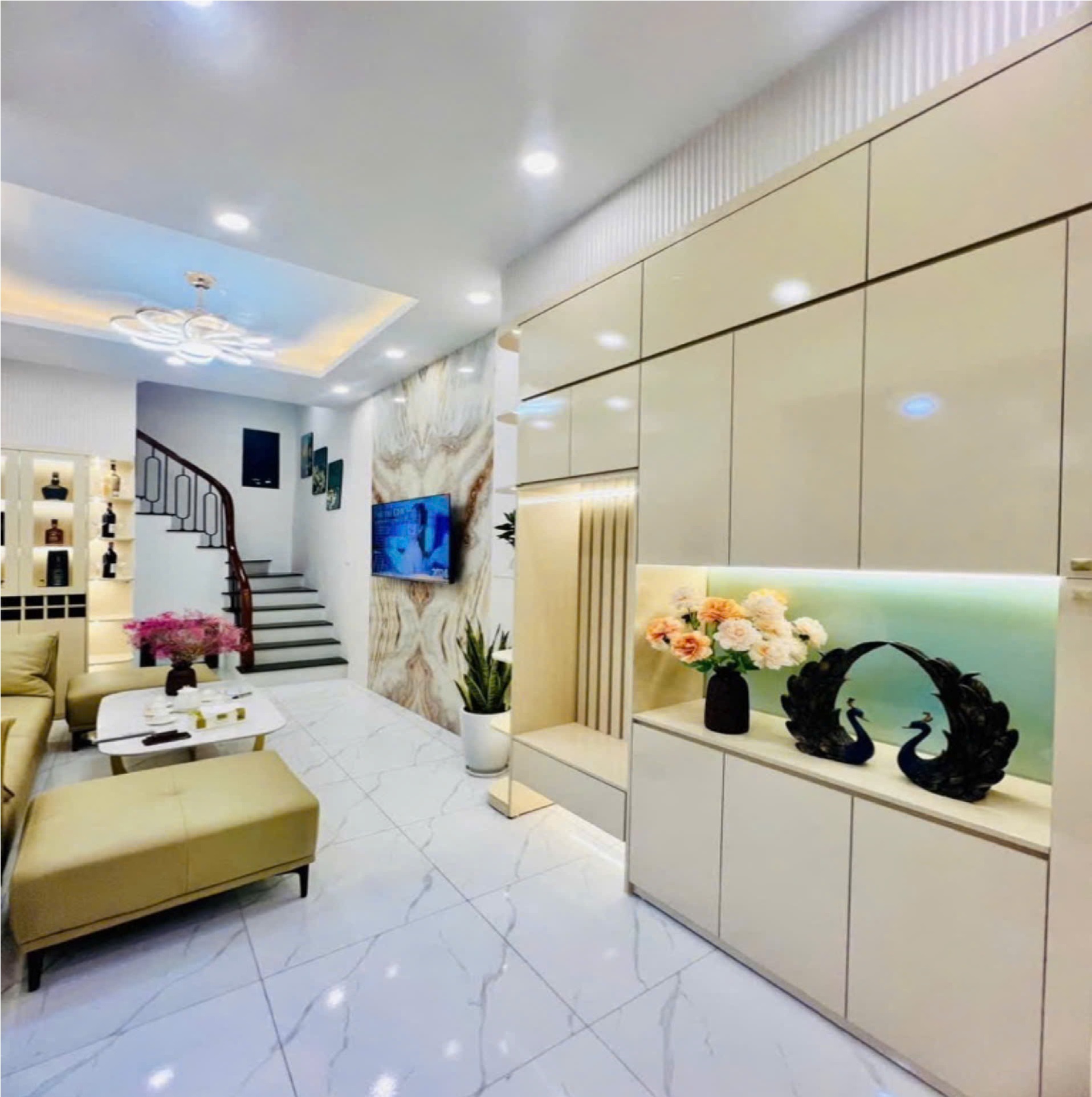 NHANH!!! ĐANG BÁN nhà phố Nguyễn Đức Cảnh, Hoàng Mai DT 47m2 NHÀ ĐẸP FULL NỘI THẤT chỉ 4 tỷ 92