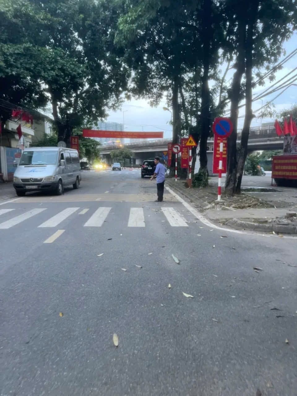 BÁN NHÀ MỚI KÍNH KONG HOÀNG LIỆT 4 TẦNG, 55M2, MẶT TIỀN 4.2M, 8 TỶ XÍU - Ô TÔ ĐỖ CỔNG