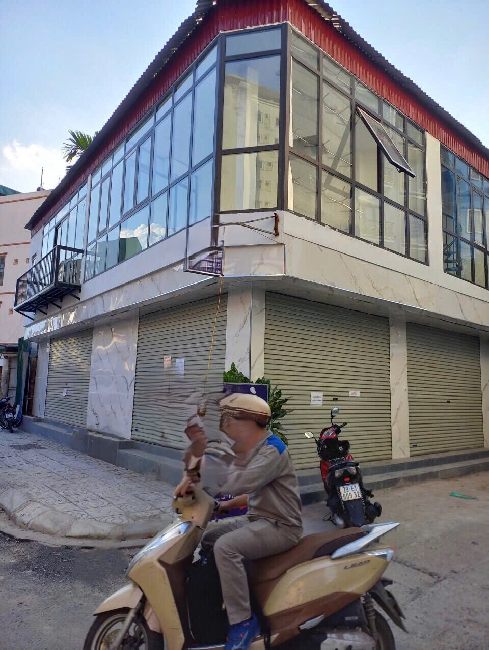 Cho thuê MBKD HÀNG ĂN, CÀ PHÊ Nguyễn Xiển DT 55 m2 - 2 tầng- Mt 7m-8m - Giá 25 Triệu (CTL)