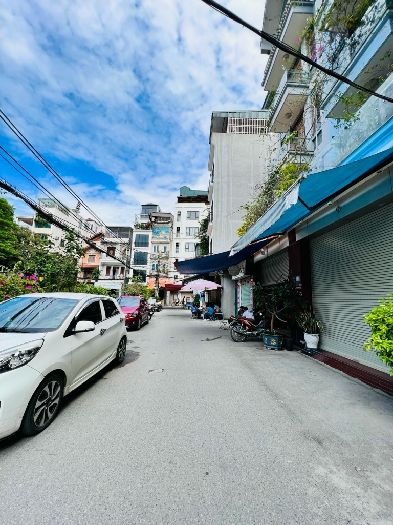 Bán nhà mặt hồ Trung Hòa Cầu Giấy ô tô 18 tỷ.