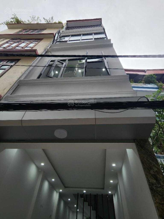 Bán nhà Định Công Hoàng Mai, cách phố 30m, nhà mới đẹp ở ngay, hàng xóm trí thức, sát chợ Định Công