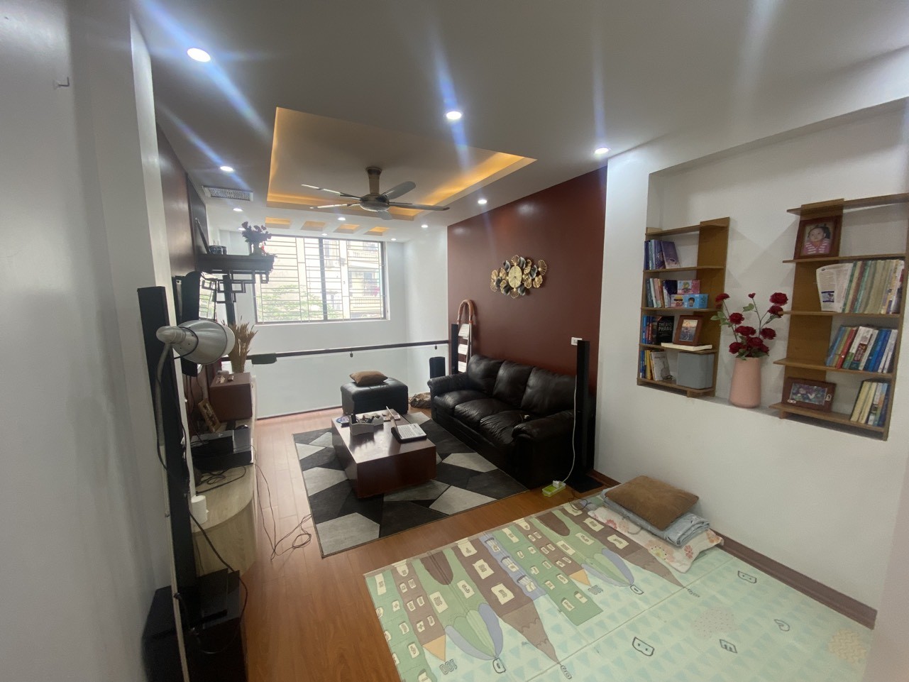 Gần hồ XÃ ĐÀN, Dân xây 7 năm, 2 thoáng, bán nhà Trần Hữu Tước-0989311985