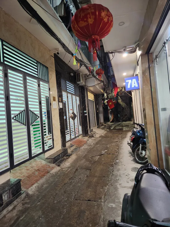 NHÀ PHỐ QUAN HOA- VIP CẦU GIẤY- DT 35M2- NGÕ THÔNG- KINH DOANH- Ở HAY ĐẦU TƯ ĐỀU OKI- LH NGAY 0916871895