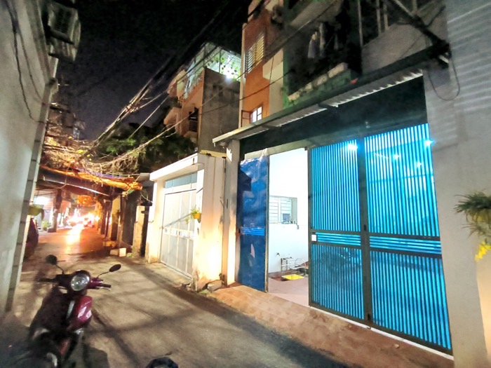 NHÀ DÂN XÂY - MẶT NGÕ - NGÕ THÔNG Ô TÔ 7 CHỖ VÀO NHÀ. Ơ SƯỚNG