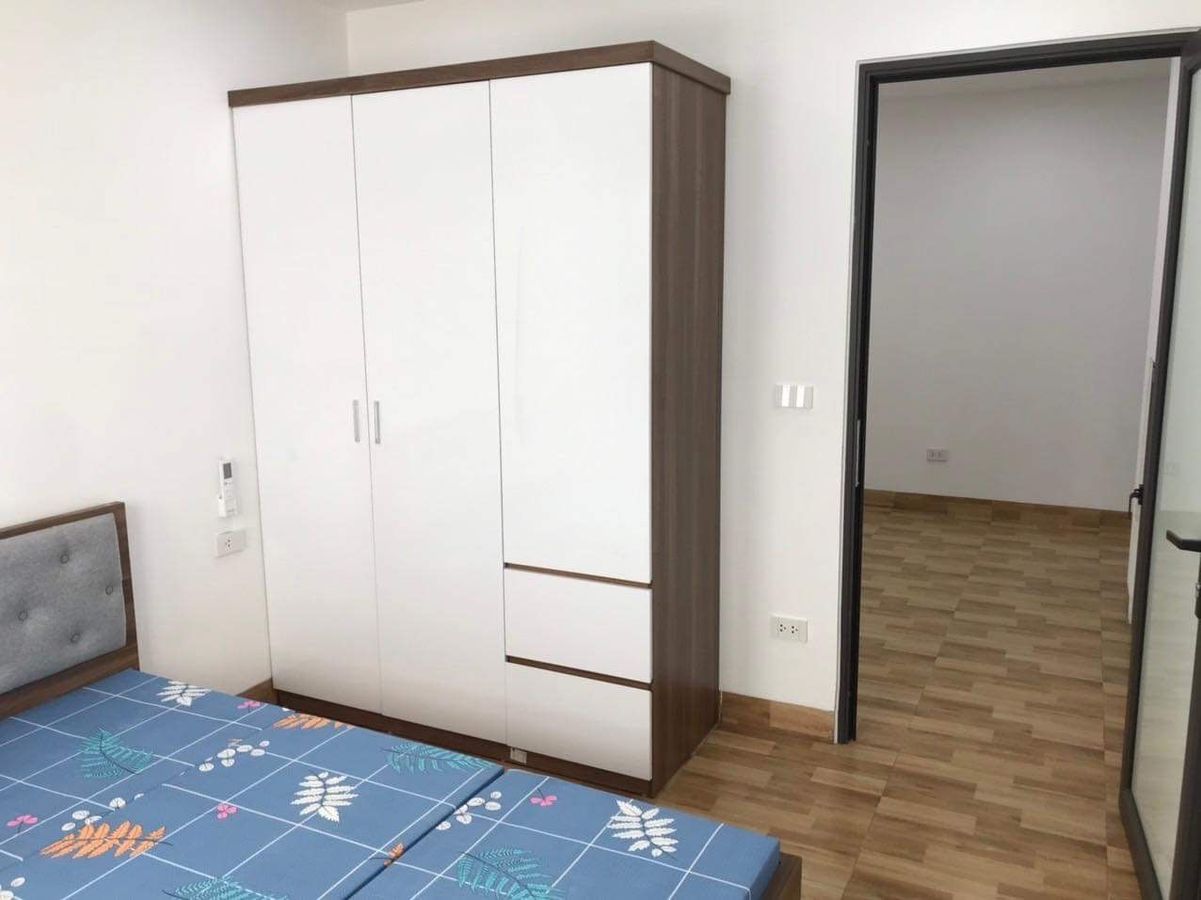 Bán Nhà Mặt Phố Vũ Hữu. Thanh Xuân. Thang Máy. Ô Tô. DT 90m2. MT 7,2m. Giá 16 Tỷ.